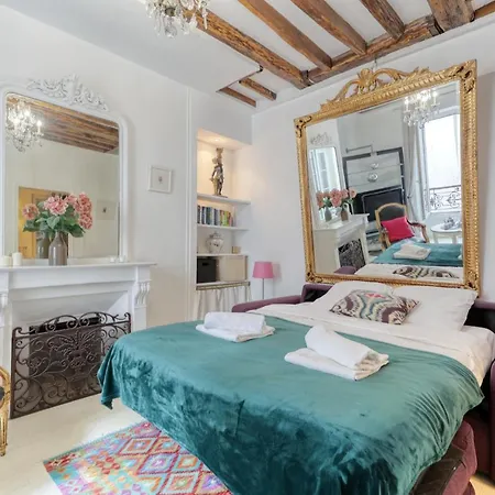 Parisian Cocoon 1bdr Flat - Prime Loc Le Marais * פריז
